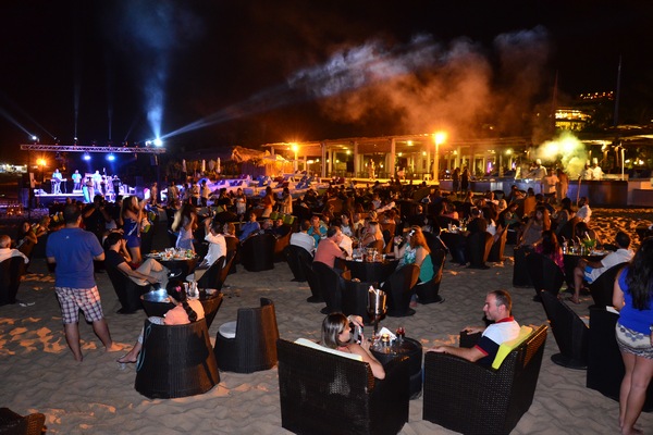 Edde Sands BBQ Pieds Dans Leau